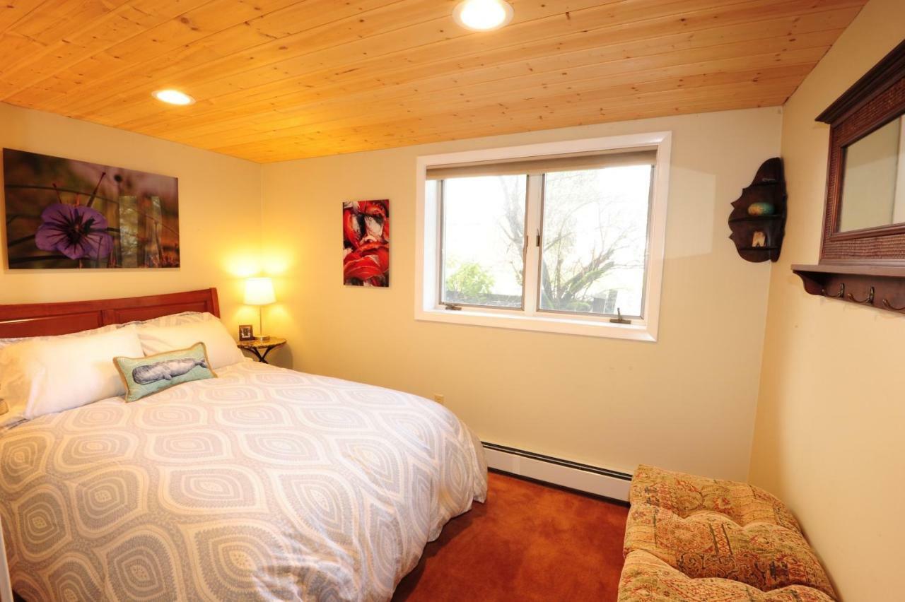 Cranky Crow Bed & Breakfast Kodiak Exterior photo